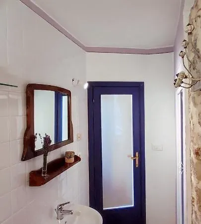Isola Delle Api * Bagni Di Petriolo