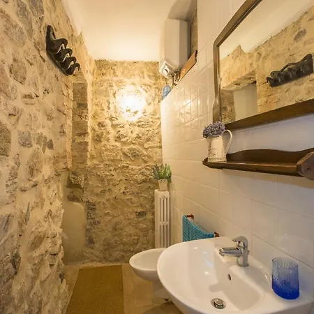 Isola Delle Api Guest house